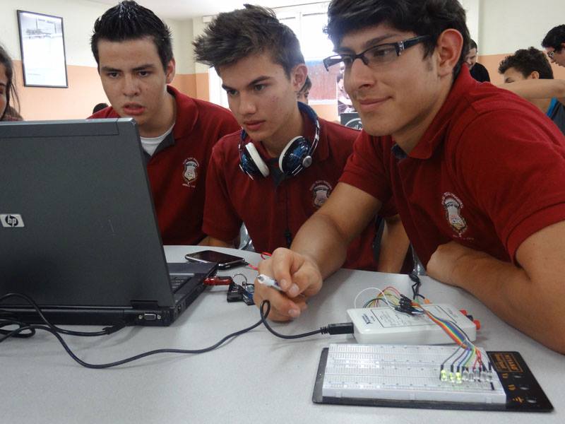 Colegios Técnicos Costarricenses participan en Reto Tecnológico Don